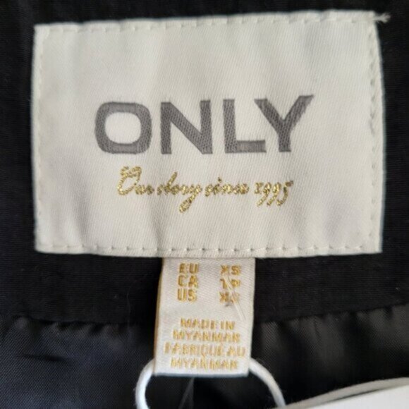 Only Black Utility Jacket with Hood and Weatherproof Material NWT Sz Med… - Picture 8 of 11